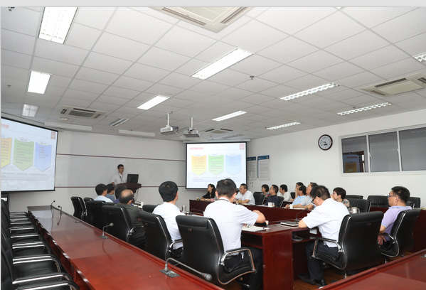 继续教育学院召开新学期工作会和2019年精品培训项目培育立项汇报会
